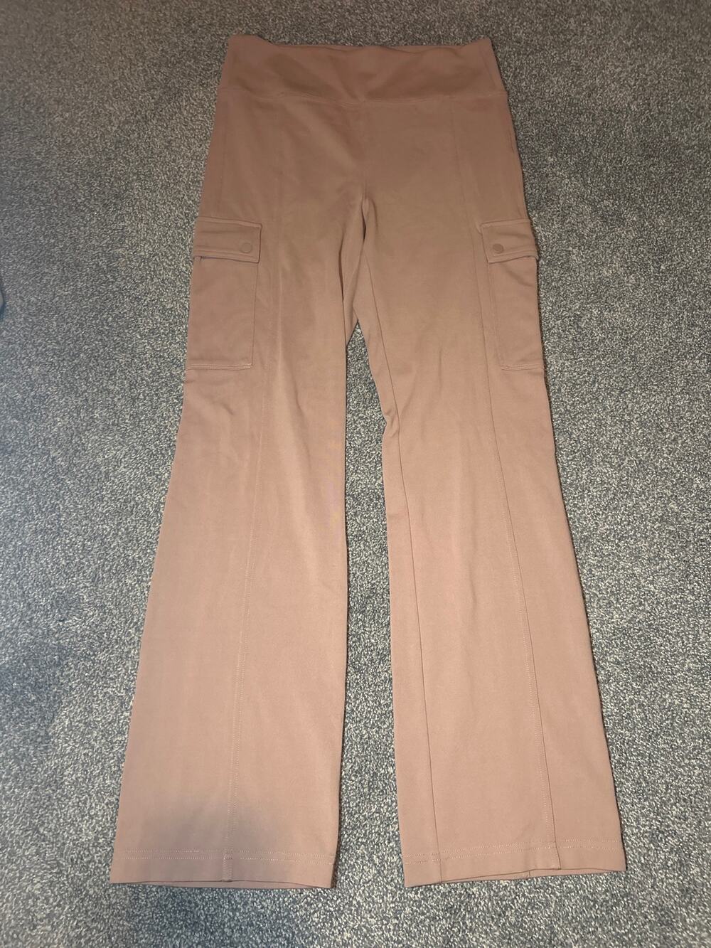 Athleta M rustic beige  Delancey Straight Cargo Fitness Pant